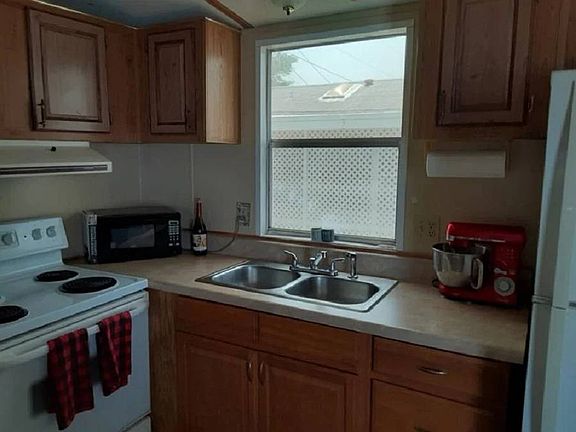 5th image of 6372 126th Ave N #64A