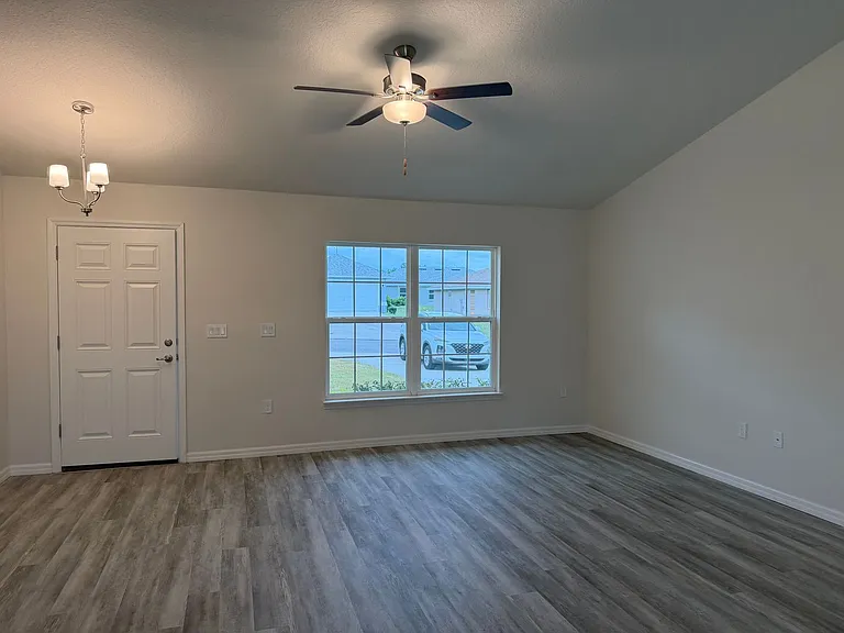 678 W Walkertown Dr — Photo 3