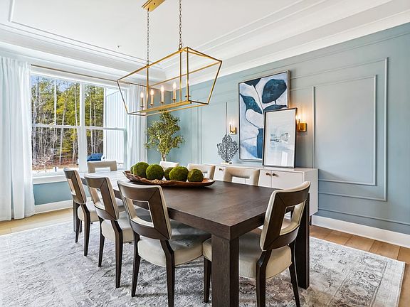 Kingsport II Dining Room