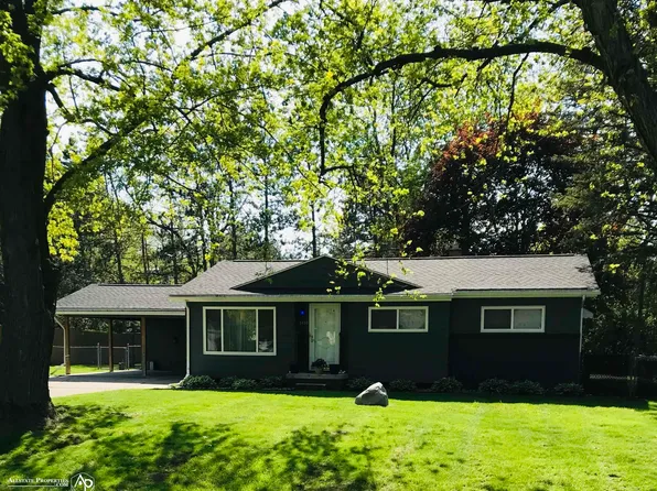 1439 Schafer Dr, Burton, MI 48509