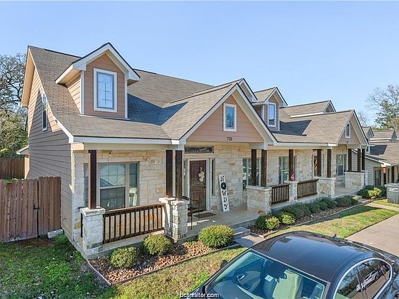2nd image of 729/731 Dominik Dr