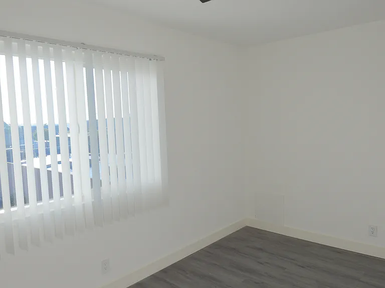 11968 York Ave #8 — Photo 25