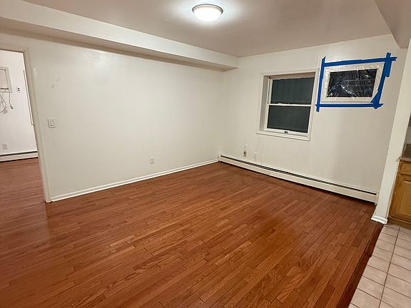 5th image of 297 E Kinney St Unit Basement