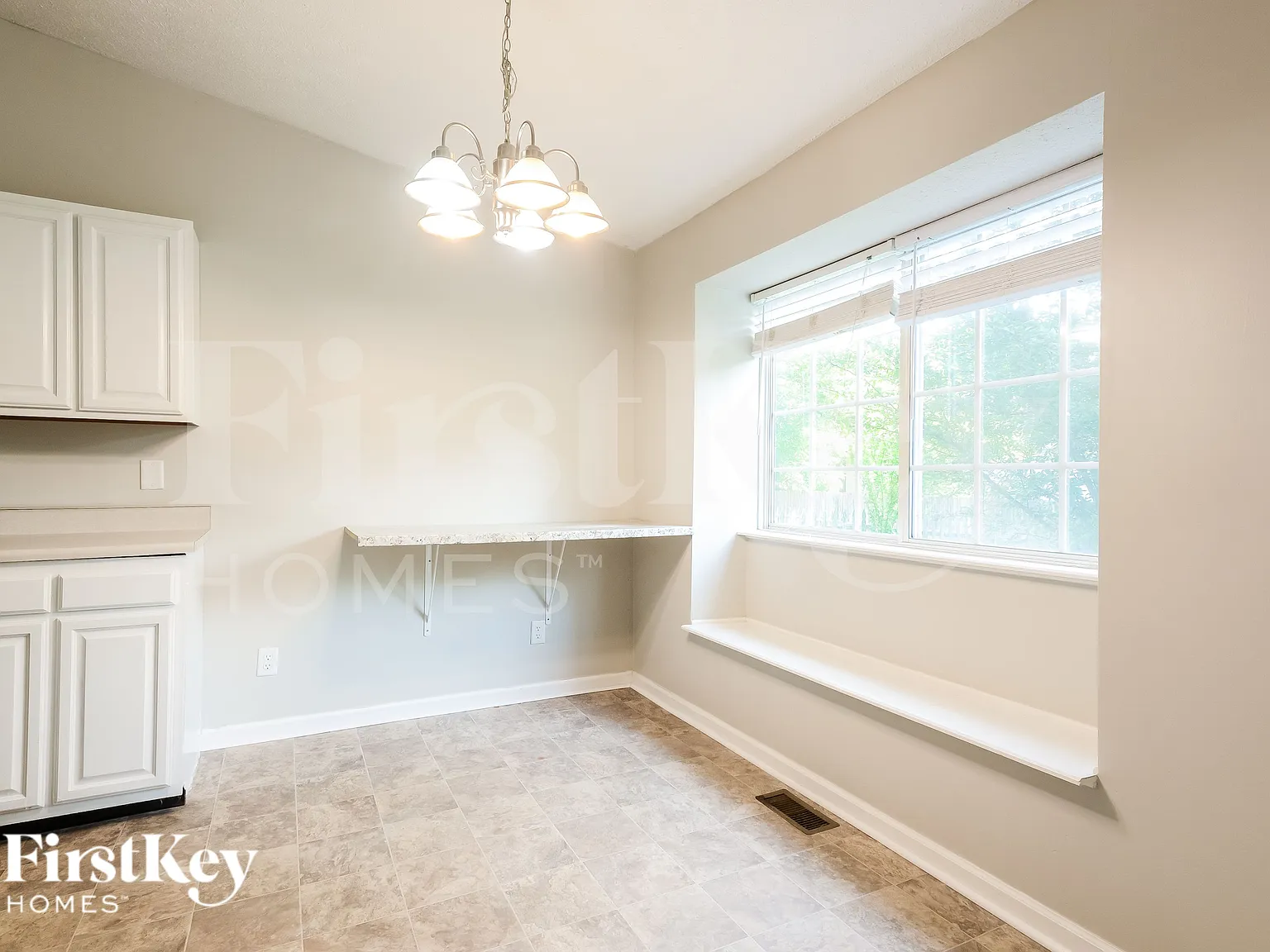 3 bed, 2.0 bath, 1300 sqft, $1,985 — Photo 4