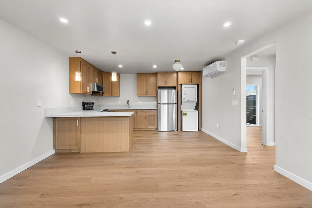 2 bed, 600 sqft, $1,995 — Photo 1