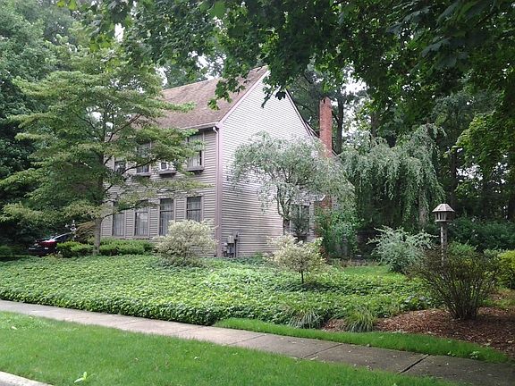 3rd image of 647 Weston Dr