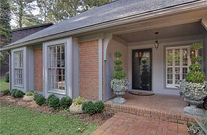 Covered front entrance