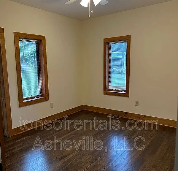 1809 Windsor Dr — Photo 14