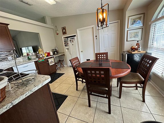 5th image of 516 Meadow Green Dr