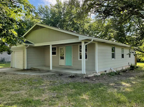 3002 Westlake Dr, Sedalia, MO 65301
