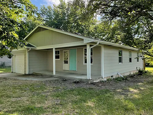 3002 Westlake Dr Photo 1