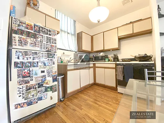 Rented by ZealEstate Group Inc | media 15