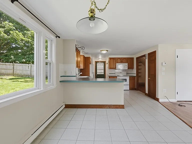 21 Janet Cir #2 — Photo 5