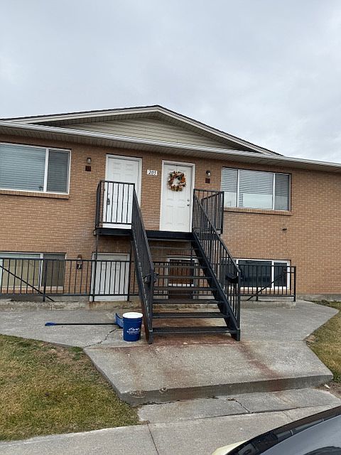 1st image of 205 Hansen Ave #1