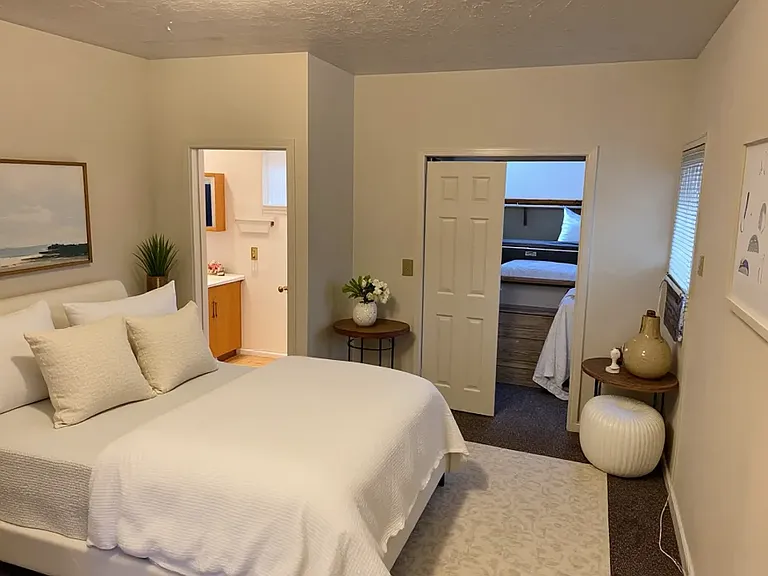 1420 W University Ave — Photo 11