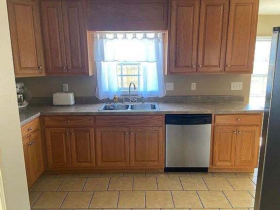 3rd image of 108 Mill Race Ct