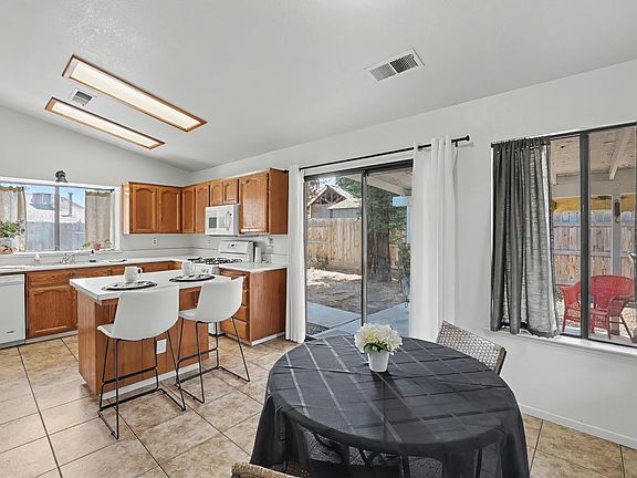 4th image of 1715 E Vine Court