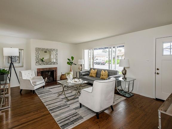 4th image of 301 Evergreen Dr