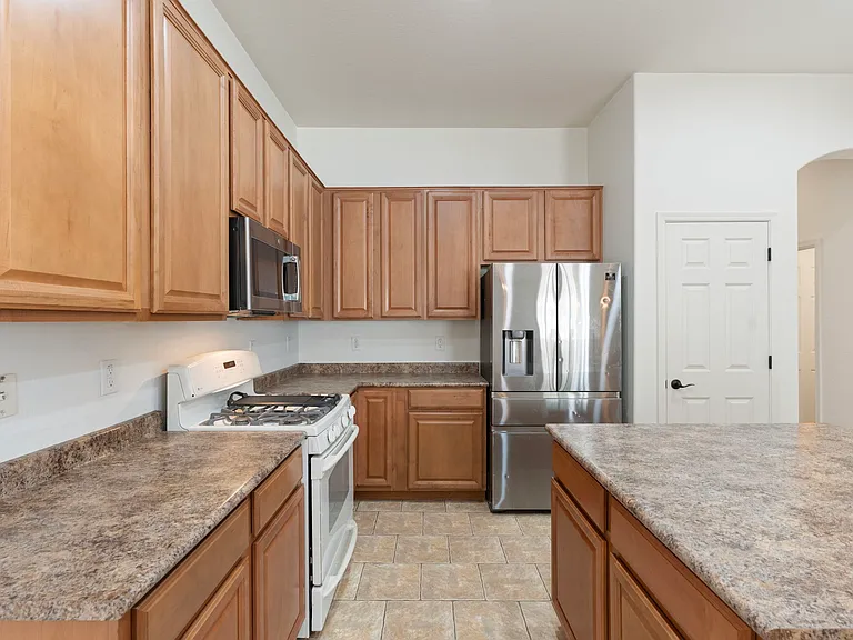 8614 W Morten Ave — Photo 14