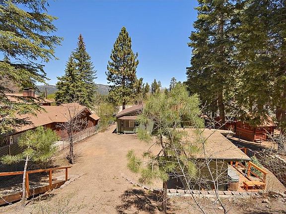 4th image of 1030 Cameron Dr