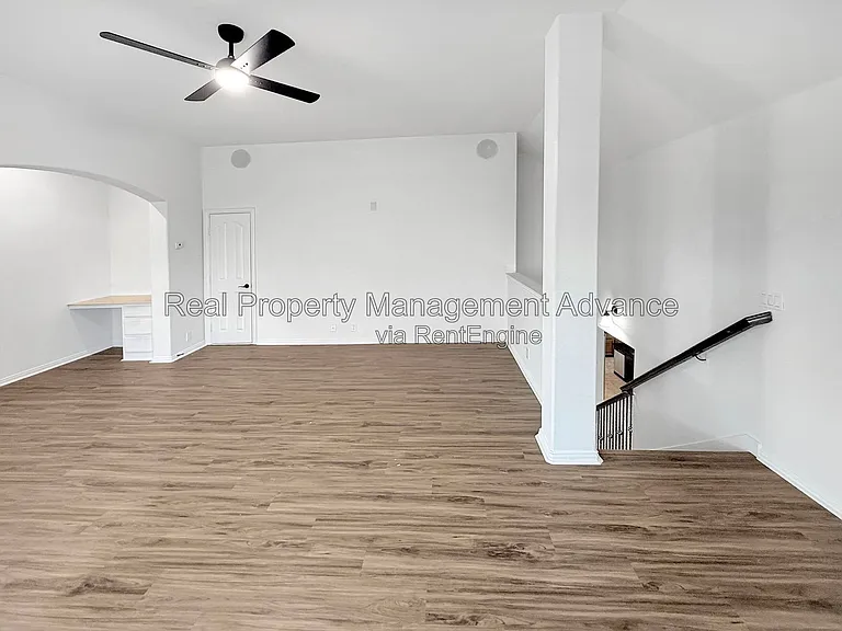 235 Burnett Dr — Photo 16