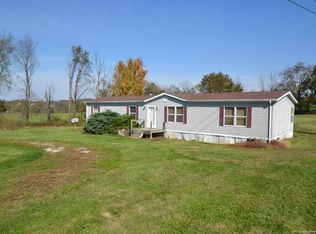 9970 S Clearview Dr, Pekin, IN 47165