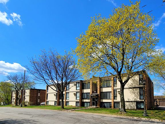 2nd image of 1365 Eustis St #55-09