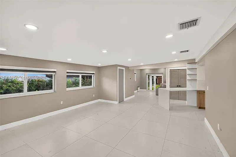 533 Mokena Dr Miami Springs, Fl 33166 — Photo 4