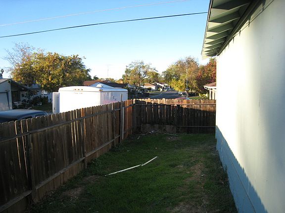 3rd image of 5901 Gilman Way