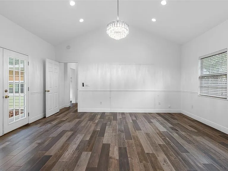 641 Wilkie St — Photo 27