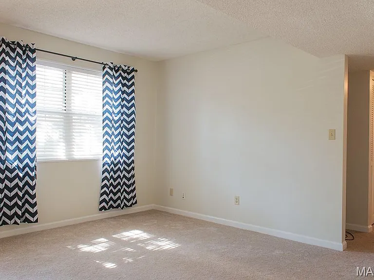9071 Wrenwood Ln — Photo 2