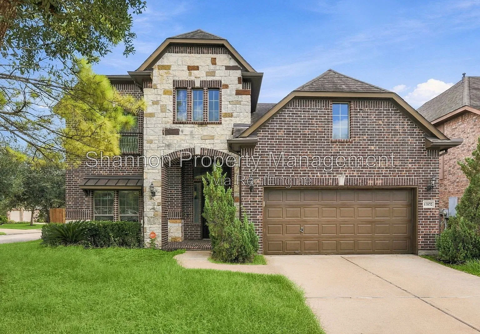4 bed, 2.5 bath, 3050 sqft, $2,900 — Photo 1