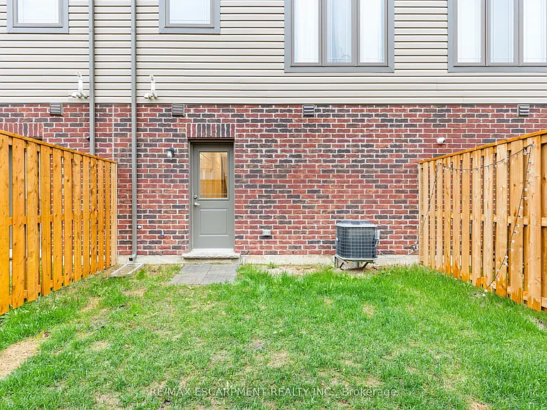 19 Picardy Dr #4 — Photo 25