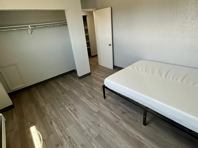 Regency Apartments — Photo 12