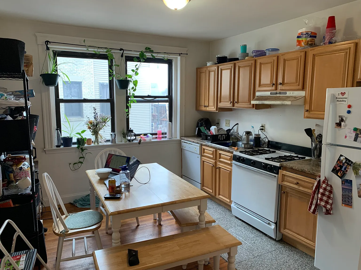 4 bed, 2.0 bath, $3,650 — Photo 3