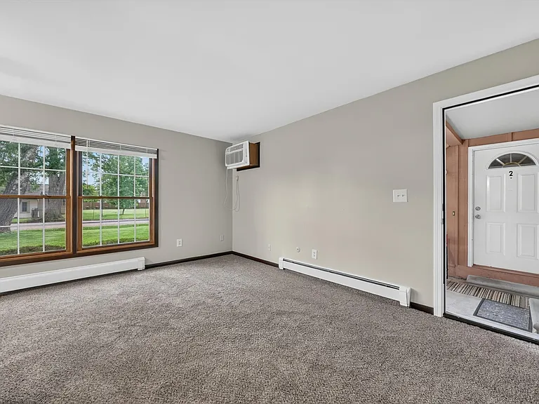 39440 Muffatt St — Photo 5