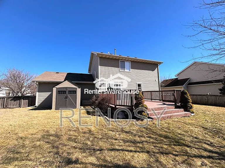 330 NE Cardinal Ln — Photo 18