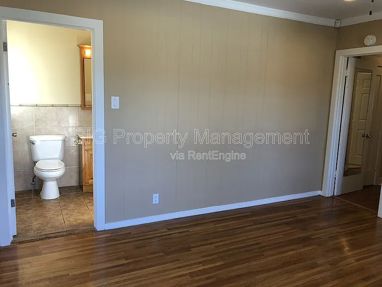 507 E Cypress St — Photo 13