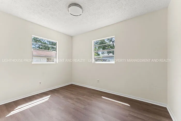 94 Lewis St — Photo 11
