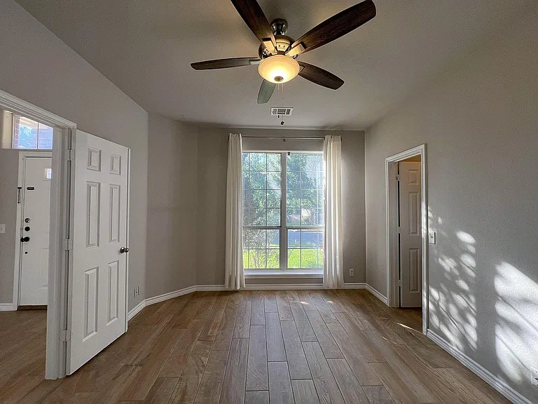 1112 Vanderbilt Cir — Photo 17