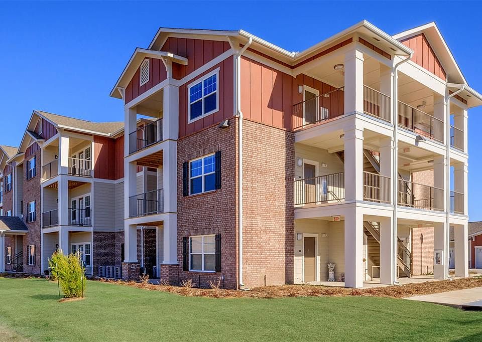1st image of 285 Echols Ln