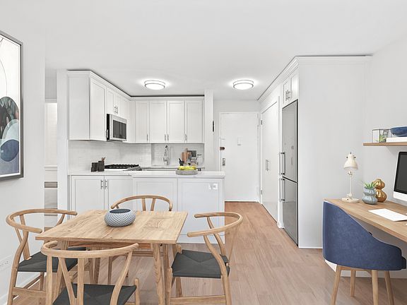 4th image of 165 Christopher St APT 1DD