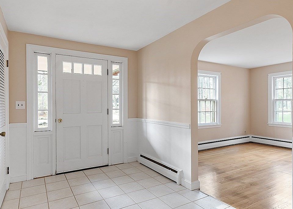 83 Perkins Row, Topsfield, MA 01983 Zillow