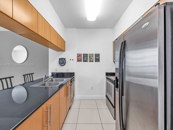 3rd image of 1750 N Bayshore Dr APT 3203