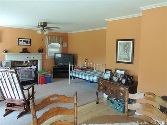 4th image of 514 Carl St