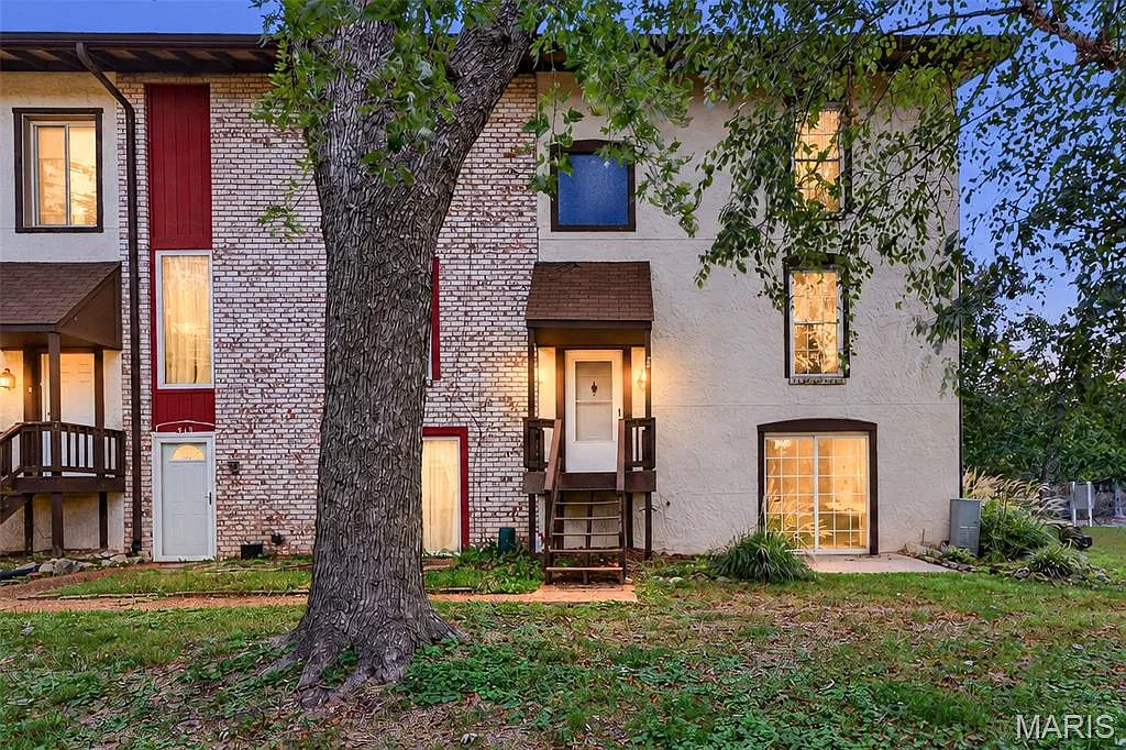3 bed, 4.0 bath, 2234 sqft, $1,990 — Photo 1