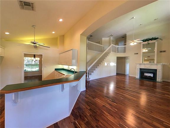 3rd image of 5201 Hammock Cir
