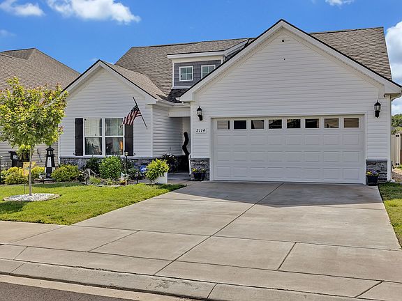2nd image of 2114 Oak Dr