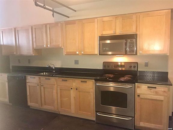 2nd image of 3124 Olive St APT 2