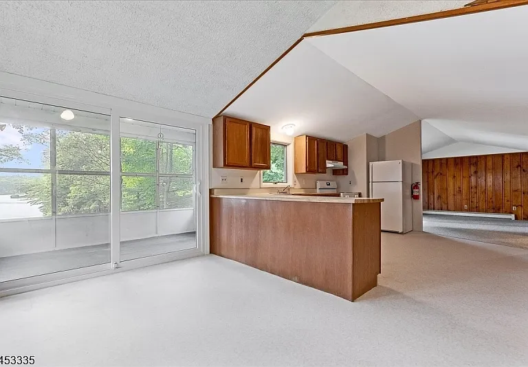 101 W Shore Dr — Photo 5